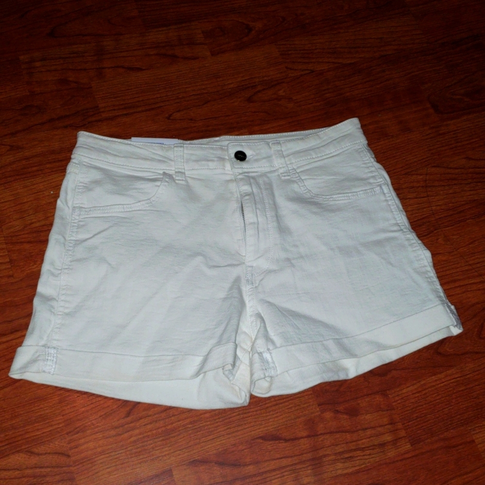 H&M Slim Fit White Jean shorts Size 10 EUC